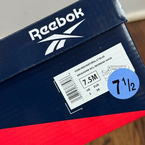 Reebok Retro Low Sneakers Women’s Size 7.5 Red White AR30309W-RCL New in Box - Picture 8 of 9